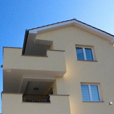 Apartmani Marin Vrbnik Εξωτερικό φωτογραφία