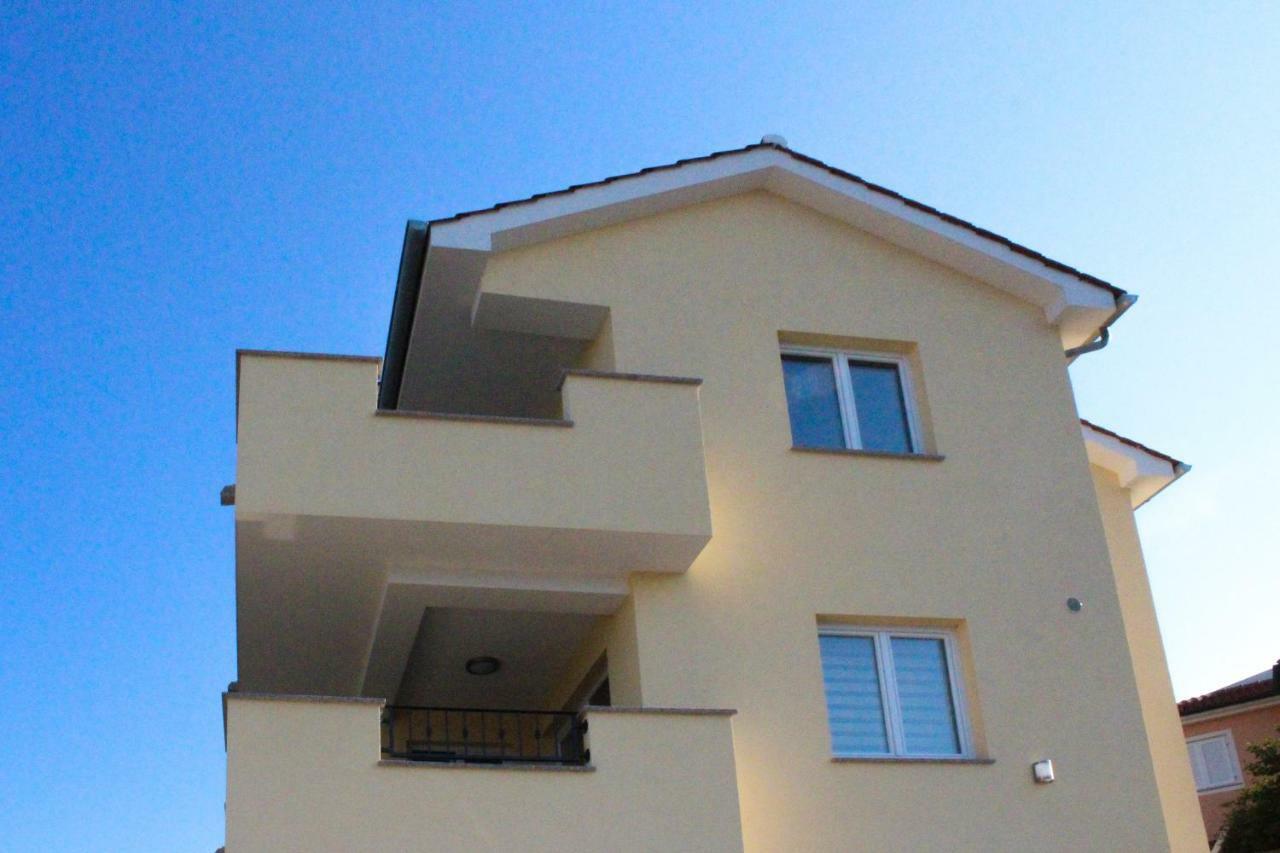 Apartmani Marin Vrbnik Εξωτερικό φωτογραφία
