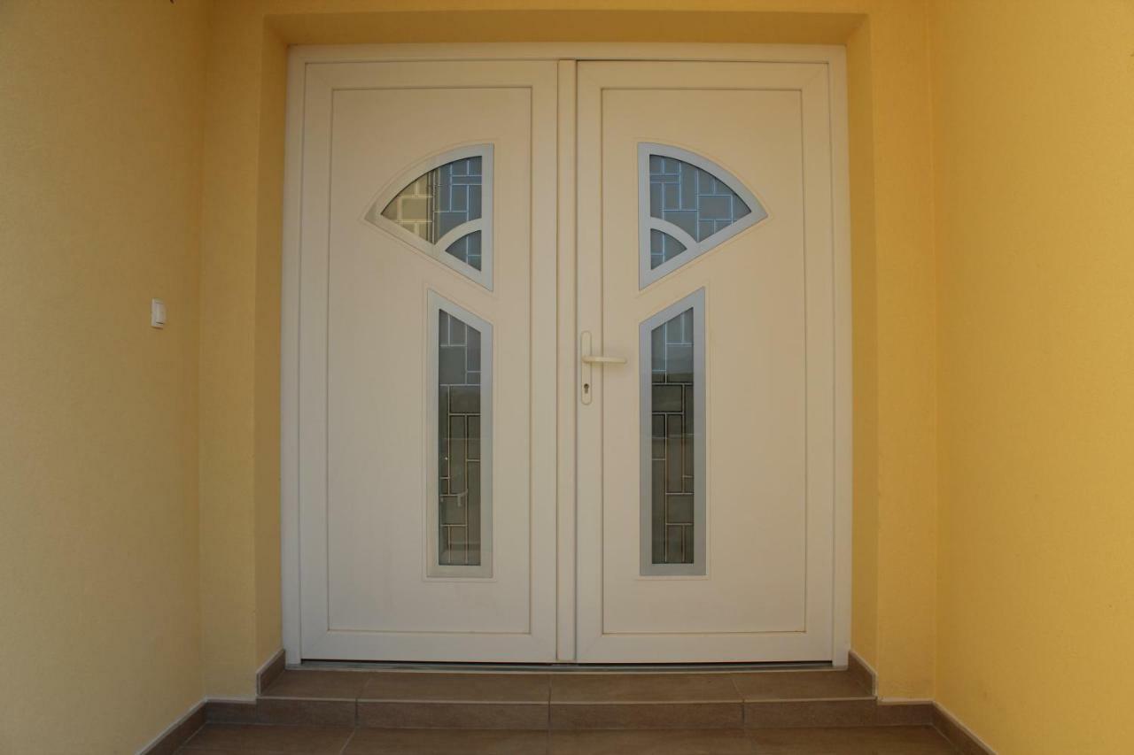 Apartmani Marin Vrbnik Εξωτερικό φωτογραφία